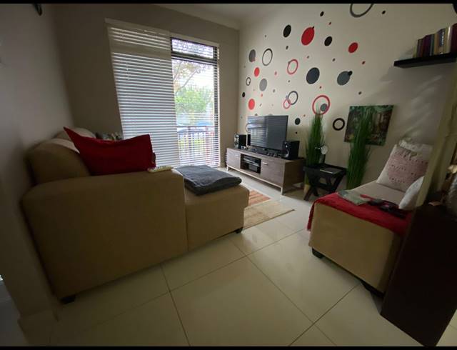 1 BEDROOM APARTMENT FOR SALE IN UMHLANGA RIDGE